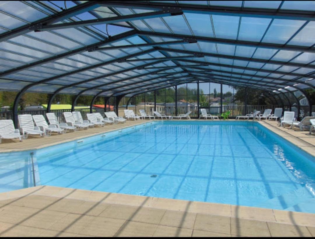 Mobil-Home Le Petit Paradis Vendeen Camping 3 Etoiles 7Km Des Plages Avrillé Zewnętrze zdjęcie